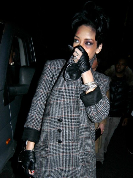 Rihanna-zbita-feb2009_h01.jpg
